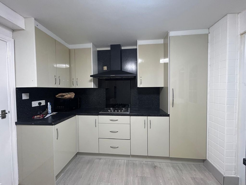 Property photo 2 of 12 Gallery