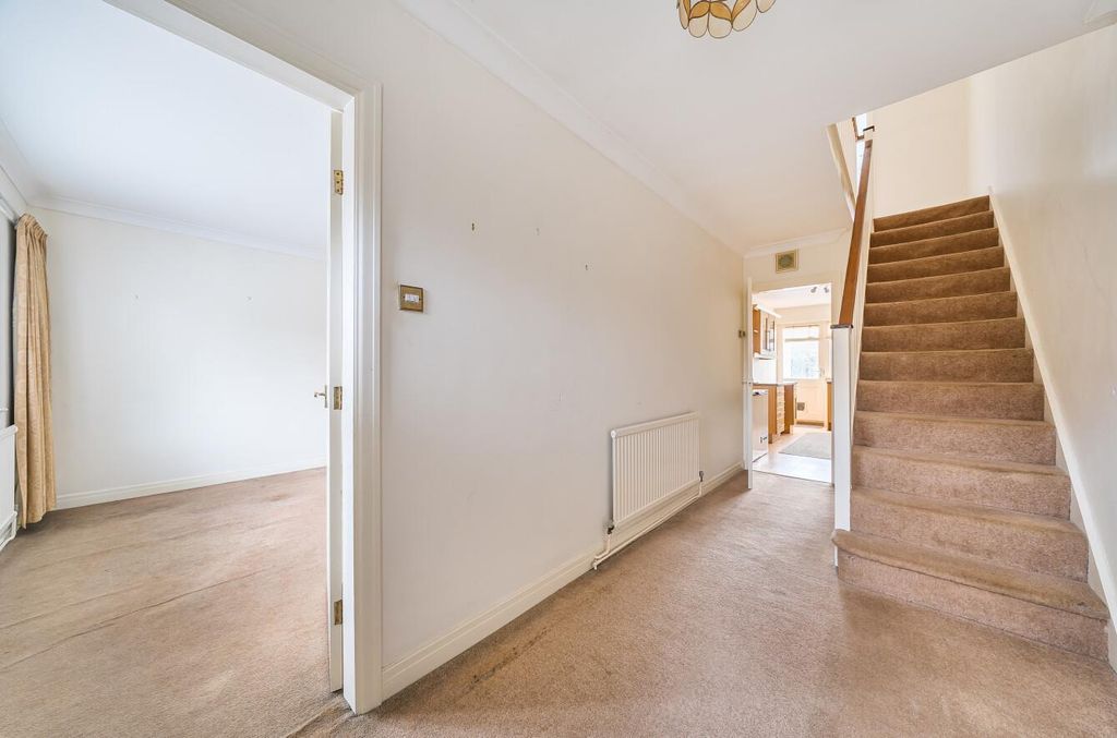 Property photo 3 of 23