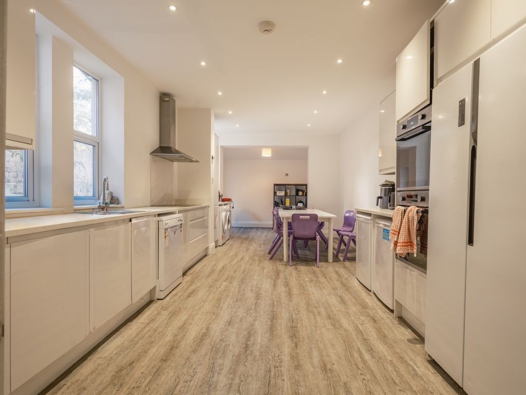 Property photo 3 of 18 4664453
