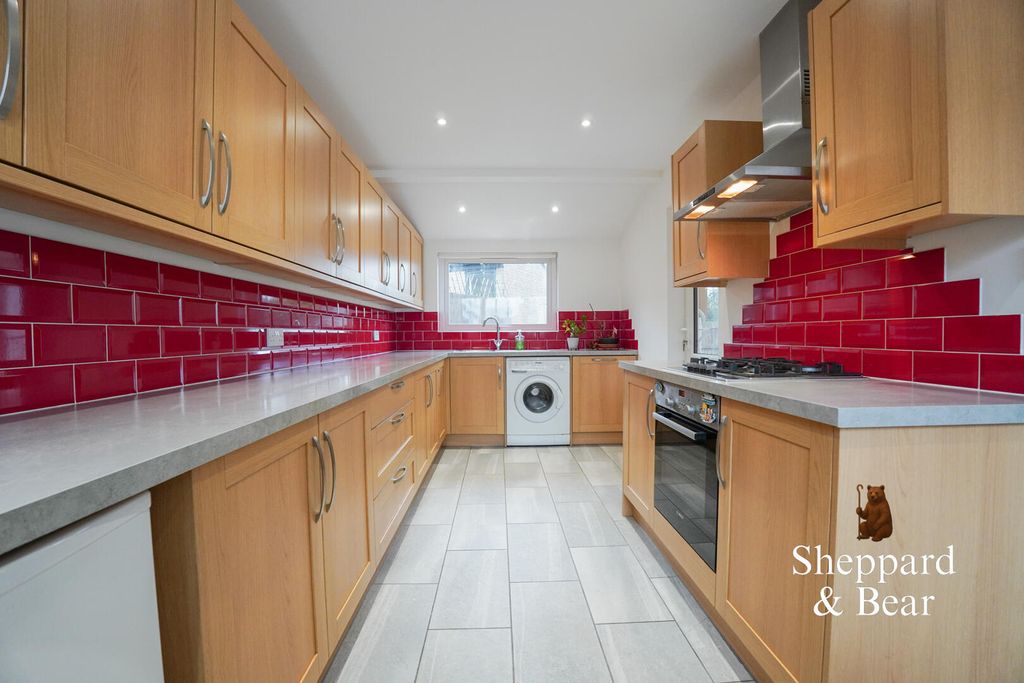 Property photo 2 of 20 Kitchen