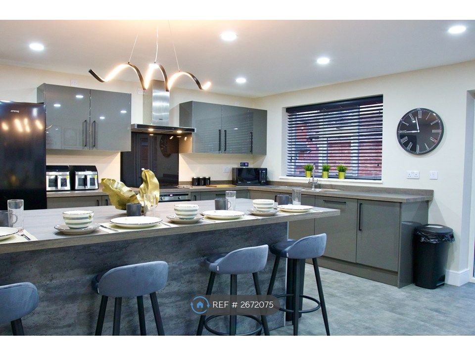 Property photo 2 of 27 Kitchen