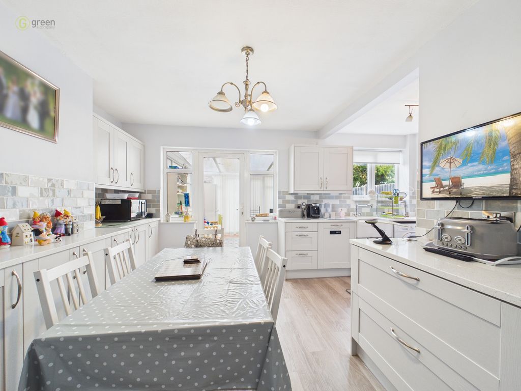 Property photo 2 of 19 Cam01698G0Pr0189Still007