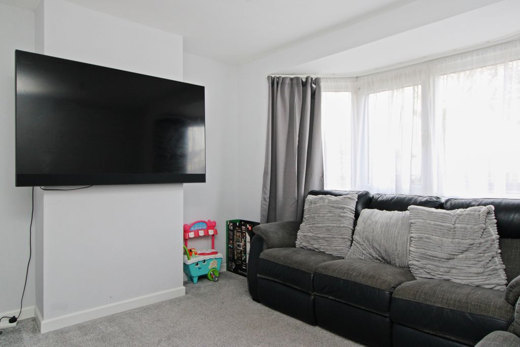 Property photo 3 of 16 Img_4097-43429750.Jpg