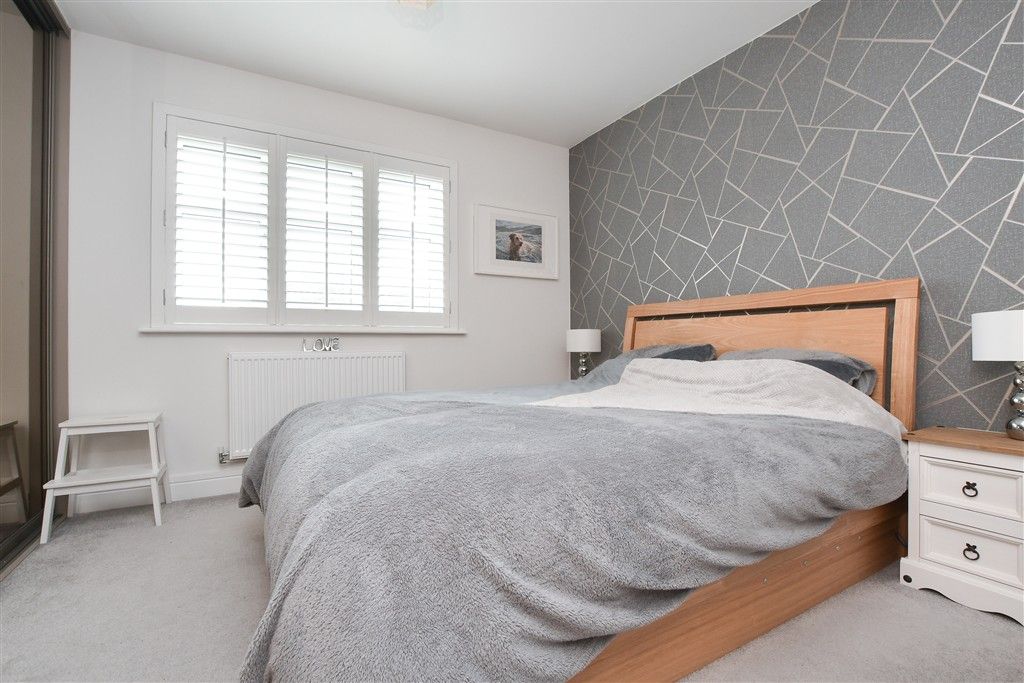 Property photo 1 of 11 Bedroom 1