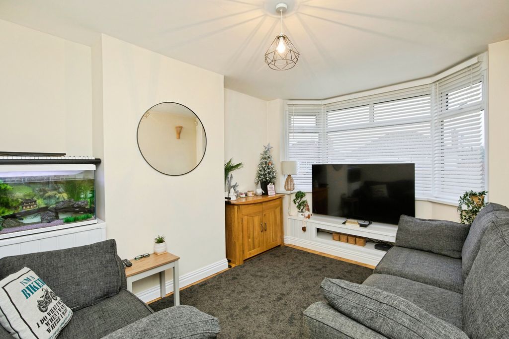 Property photo 3 of 14