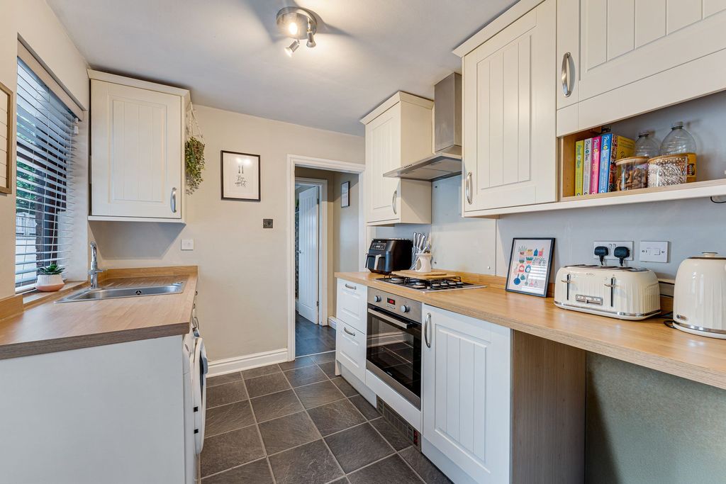 Property photo 3 of 26