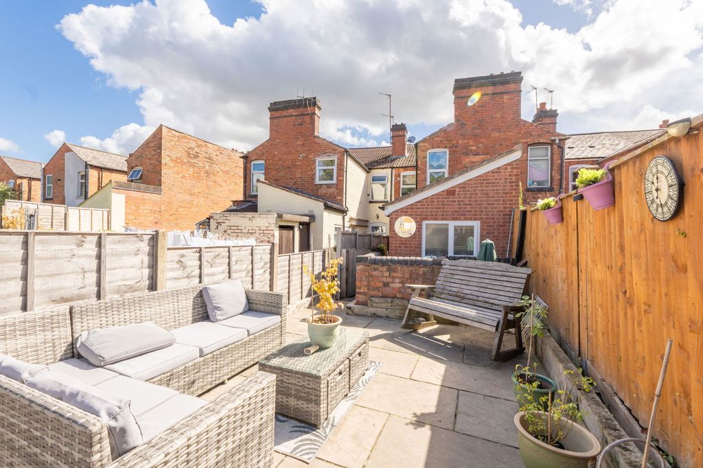 Property photo 3 of 16