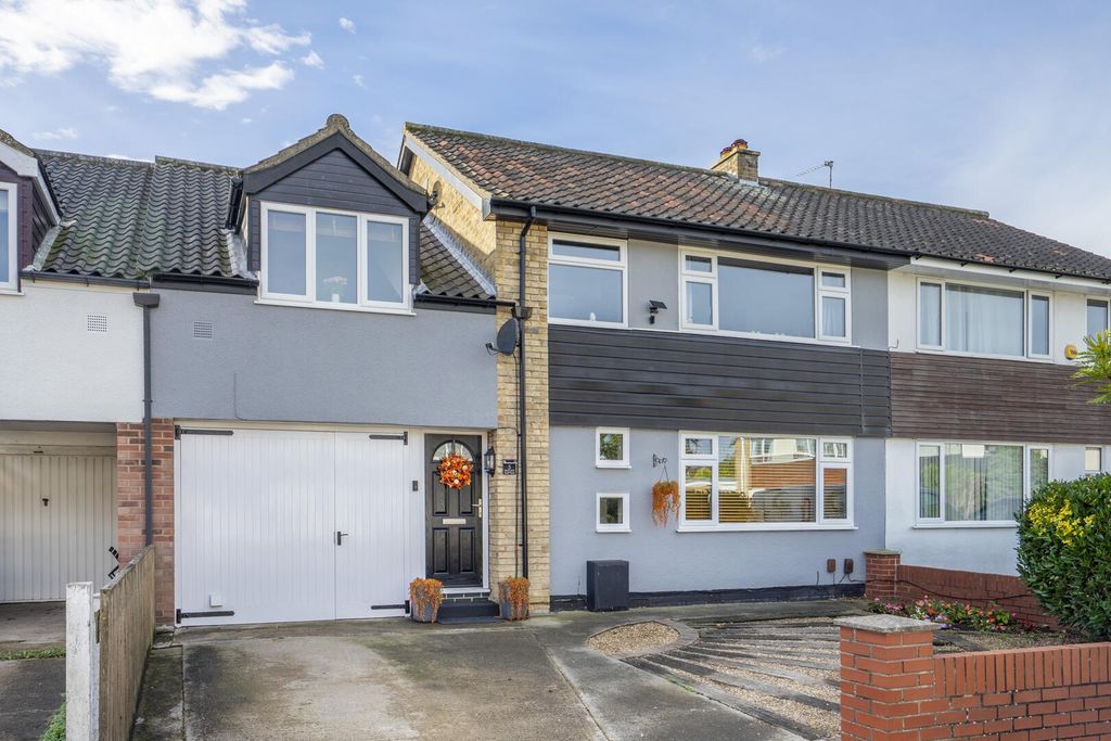 Property photo 1 of 21 Front (Exterior)