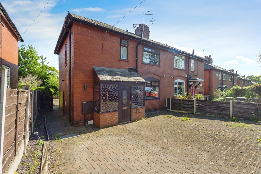 Property photo 1 of 17 Photo