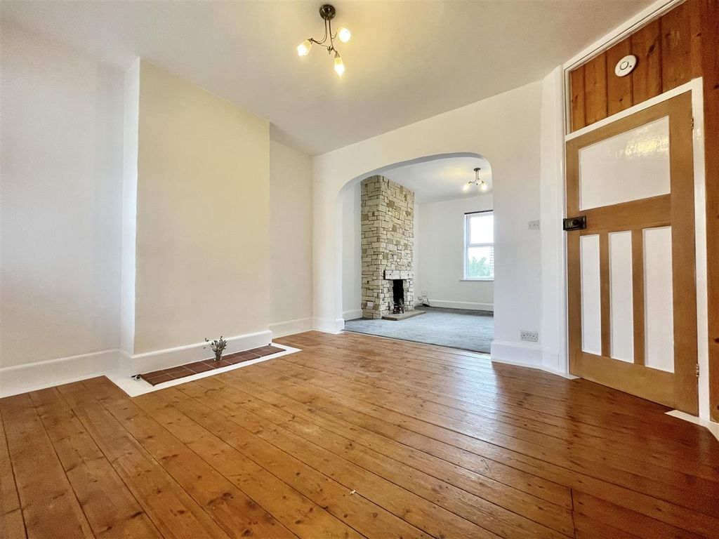 Property photo 2 of 40 Img_0933.Jpeg