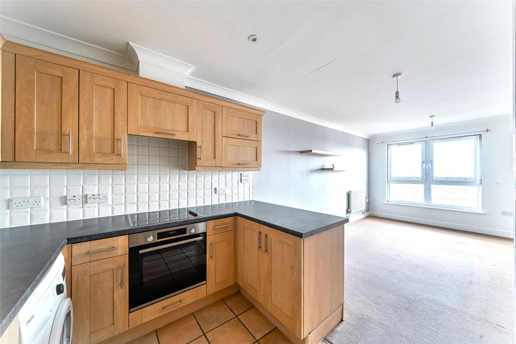 Property photo 2 of 14 Kitchen