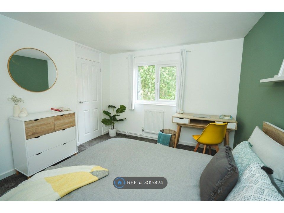 Property photo 3 of 11 Bedroom #2