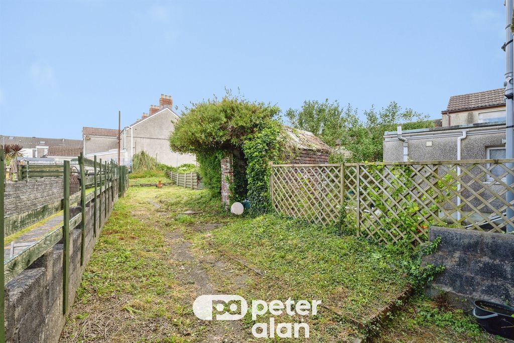 Property photo 3 of 11