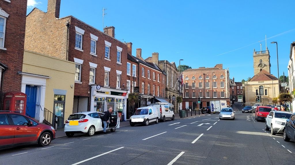 Property photo 2 of 10