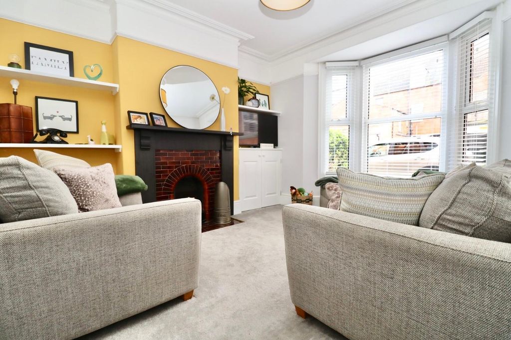 Property photo 2 of 24 Living Room