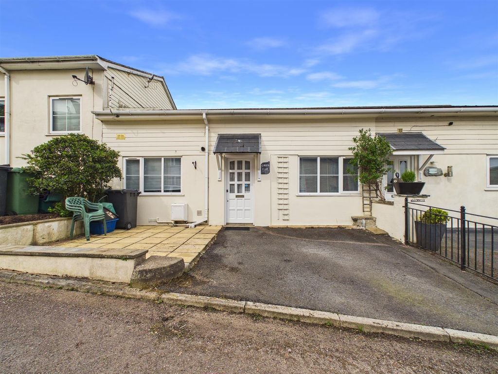 Property photo 1 of 9 Front