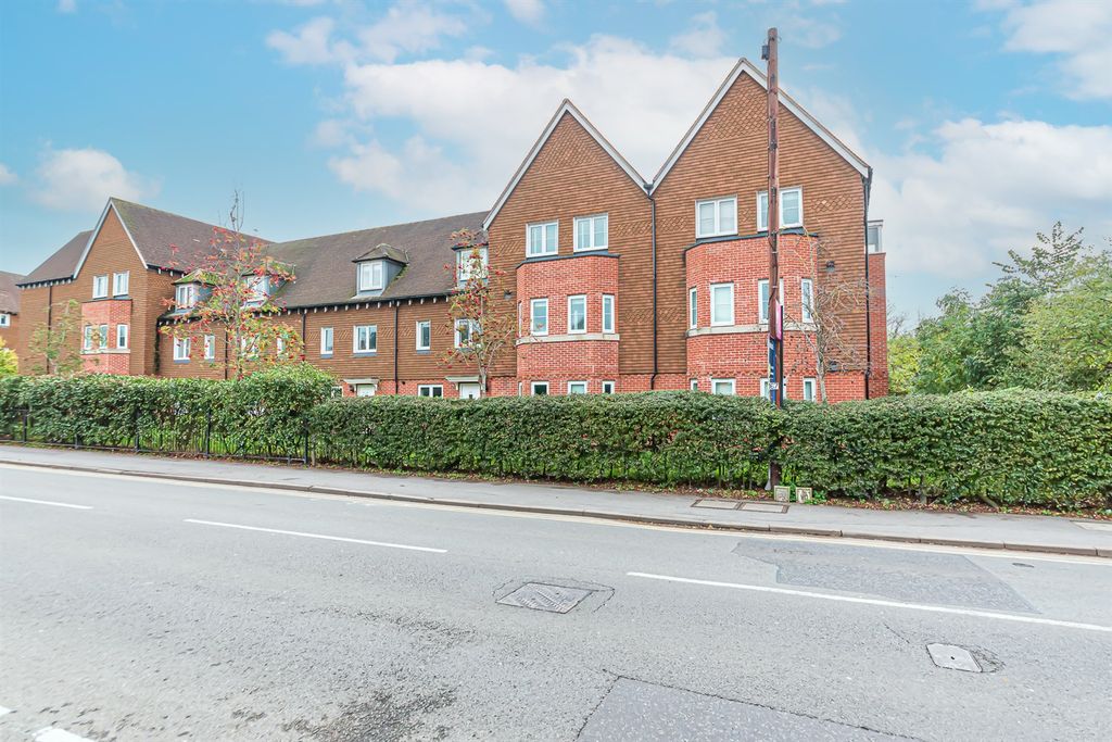 Property photo 1 of 11 (Main)