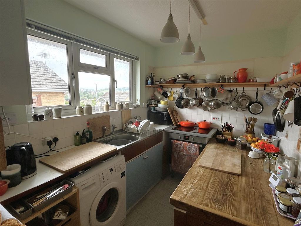 Property photo 3 of 11