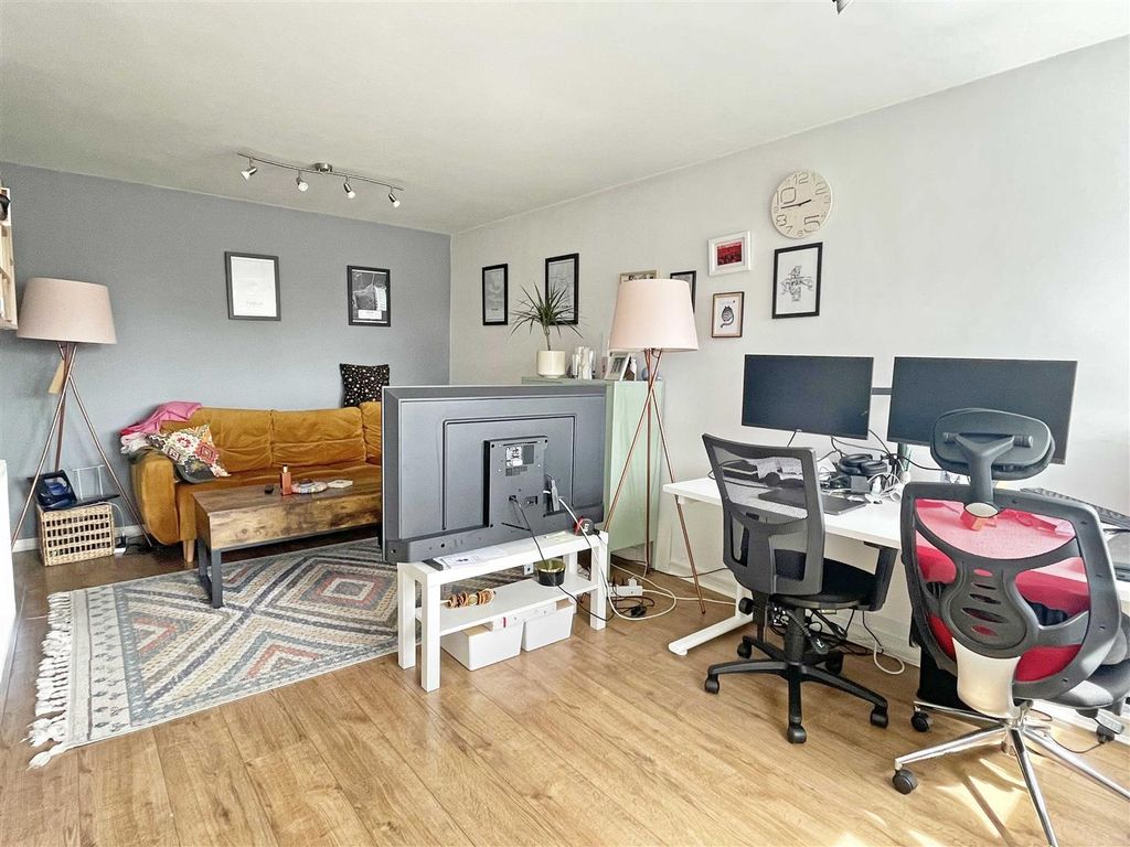 Property photo 2 of 7 L2.Jpg