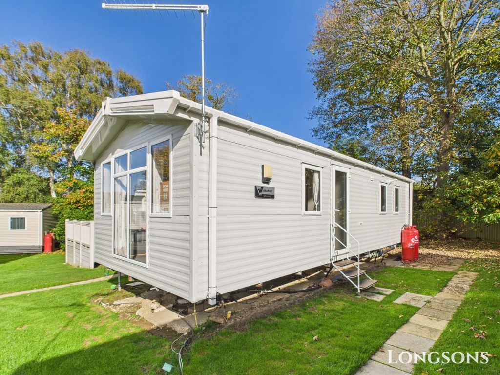 Property photo 1 of 21 Cam02173G0 Pr0279 Still088