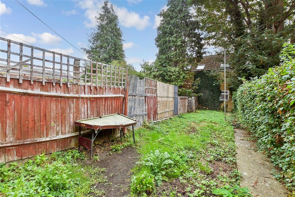 Property photo 2 of 7 Garden