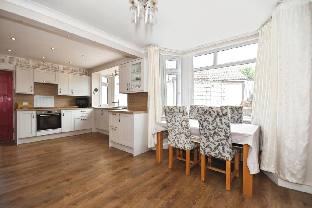 Property photo 2 of 26 Dining Kitchen