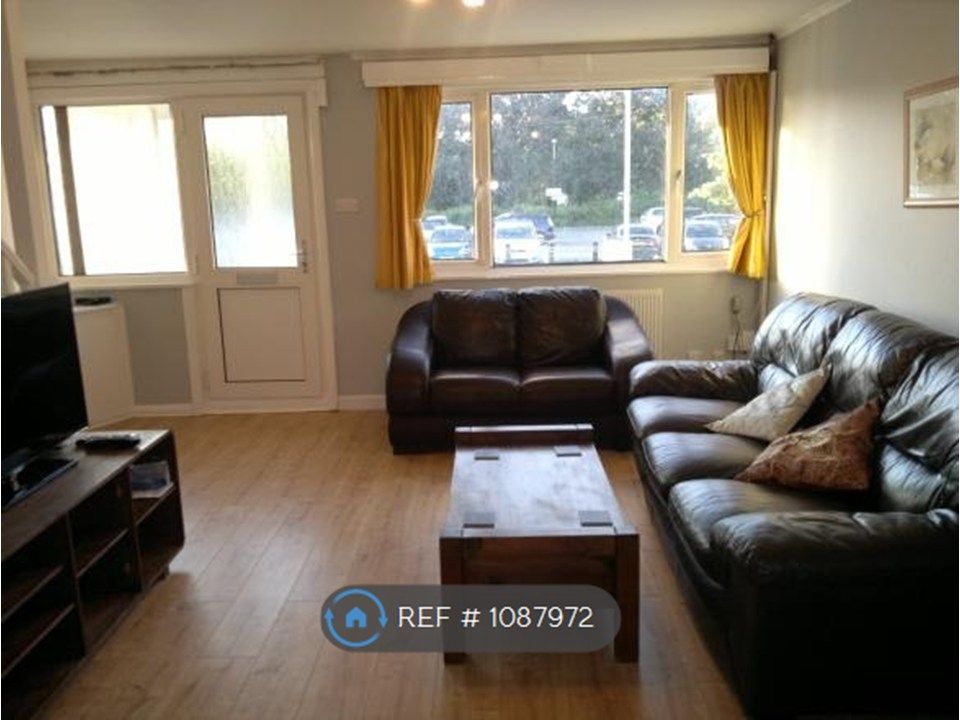 Property photo 2 of 6 Lounge