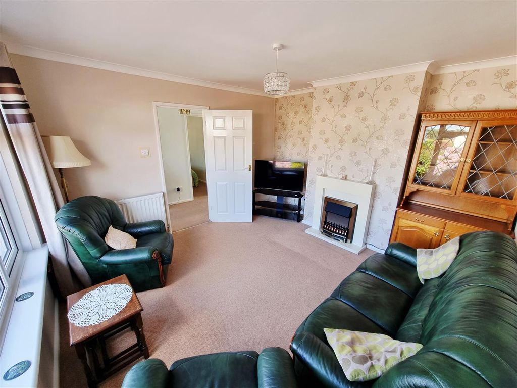Property photo 3 of 14 Sitting Room.Jpg