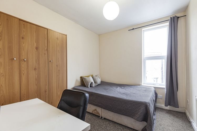 Property photo 1 of 9 Room3x