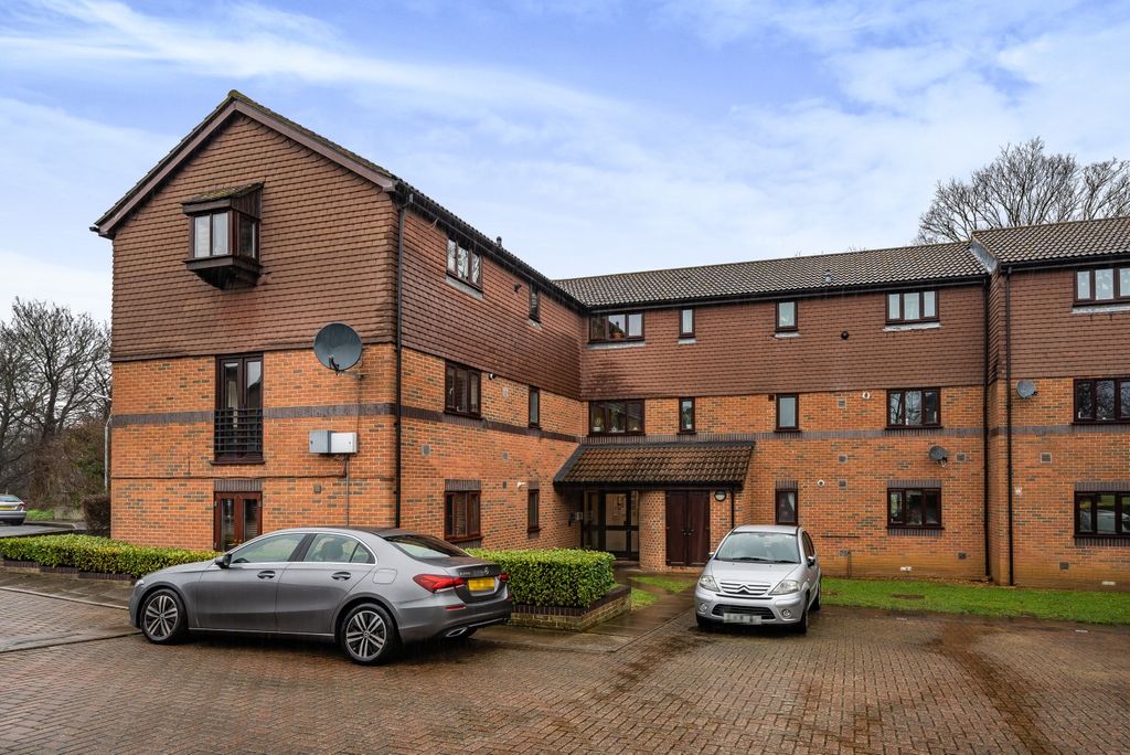 Property photo 1 of 14 External