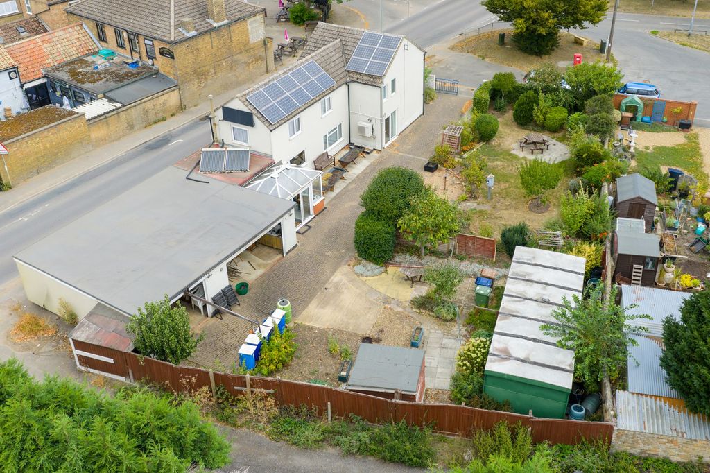 Property photo 3 of 23