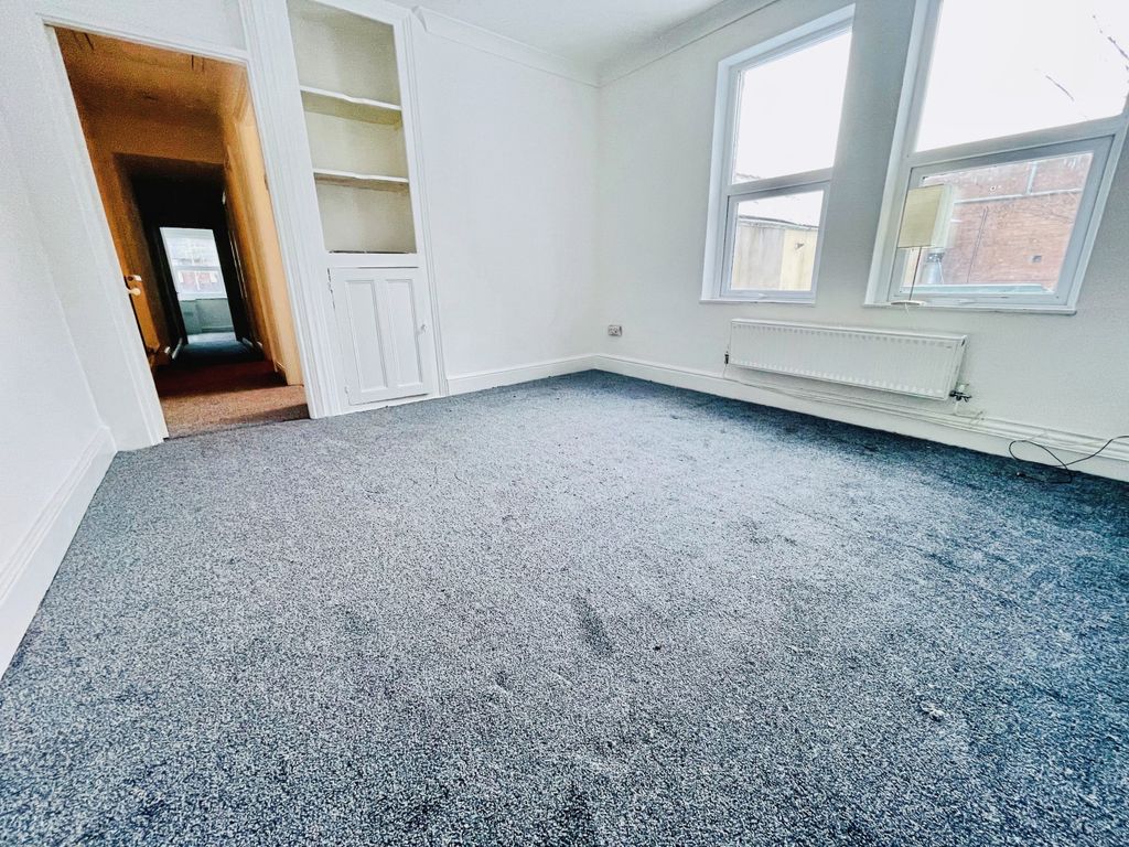 Property photo 2 of 6 Image