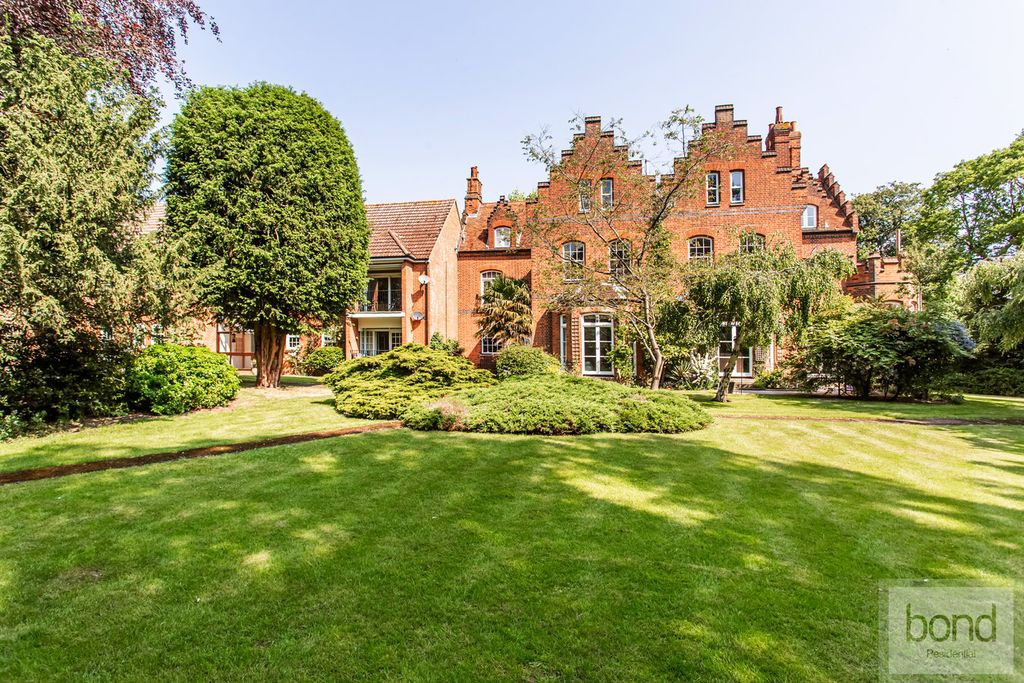 Property photo 2 of 23