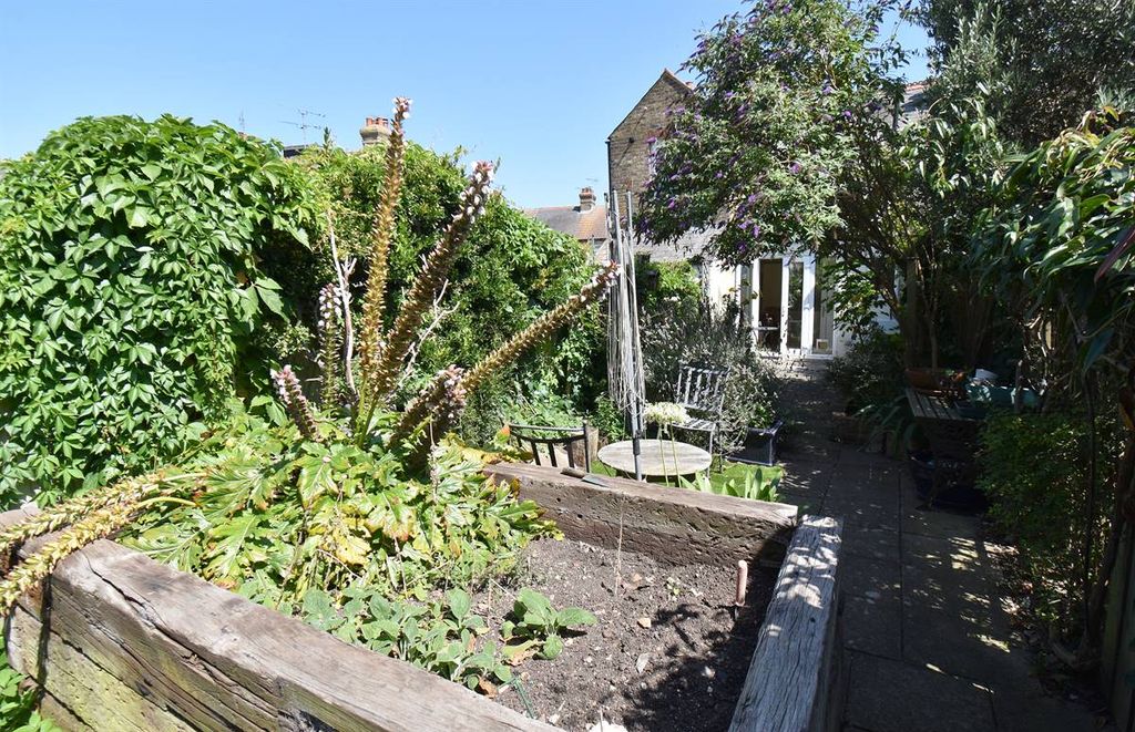 Property photo 3 of 21