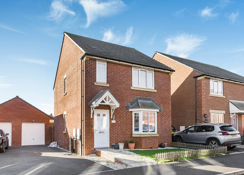 Property photo 1 of 15 Front