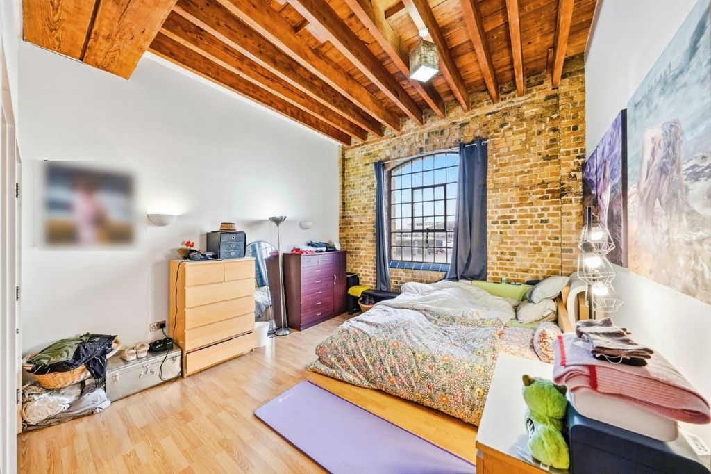 Property photo 3 of 12 11