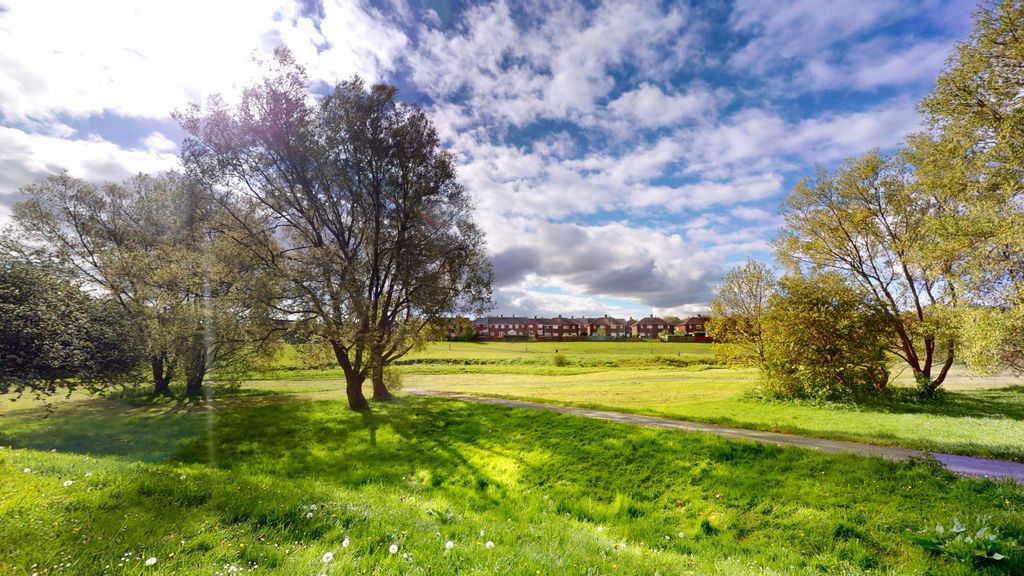 Property photo 2 of 41 5128372