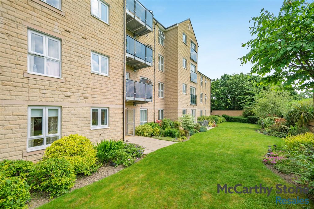Property photo 1 of 22 8693095-Exterior02.Jpg