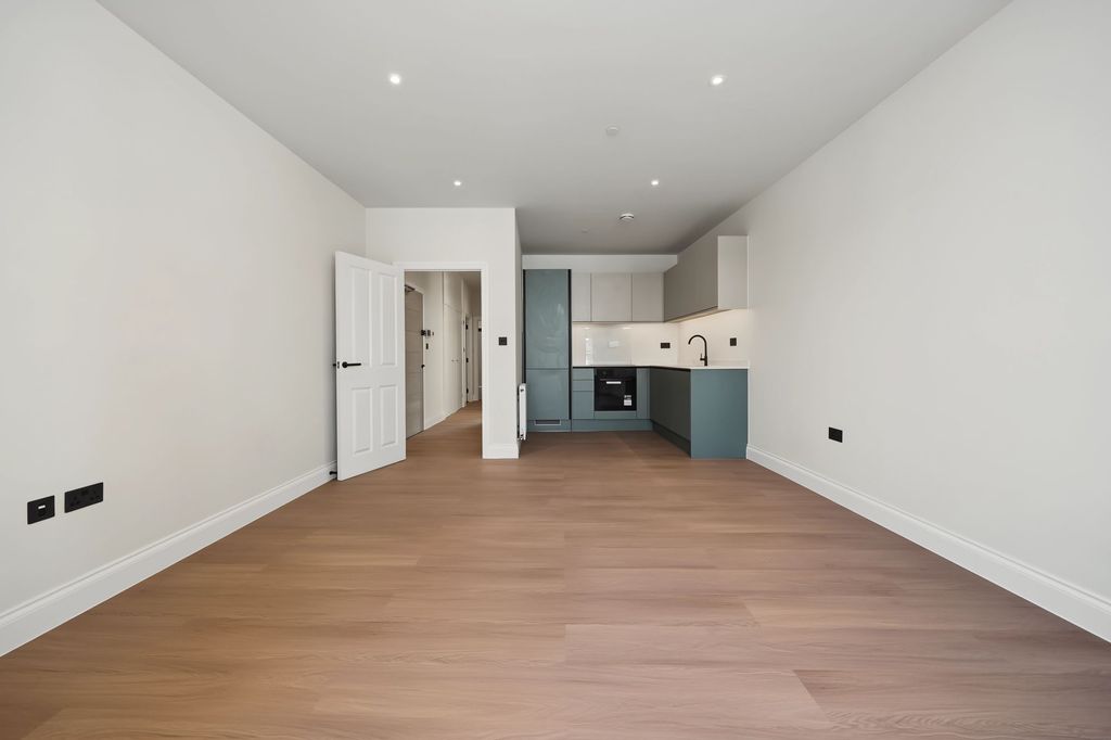 Property photo 2 of 12