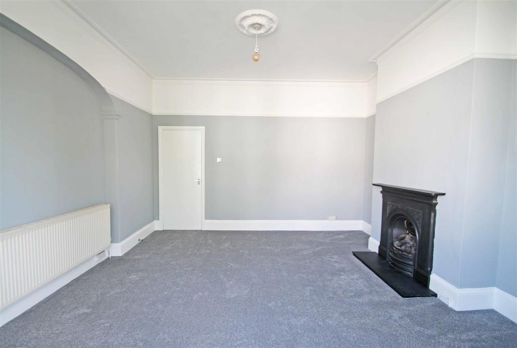 Property photo 3 of 11 Living Room