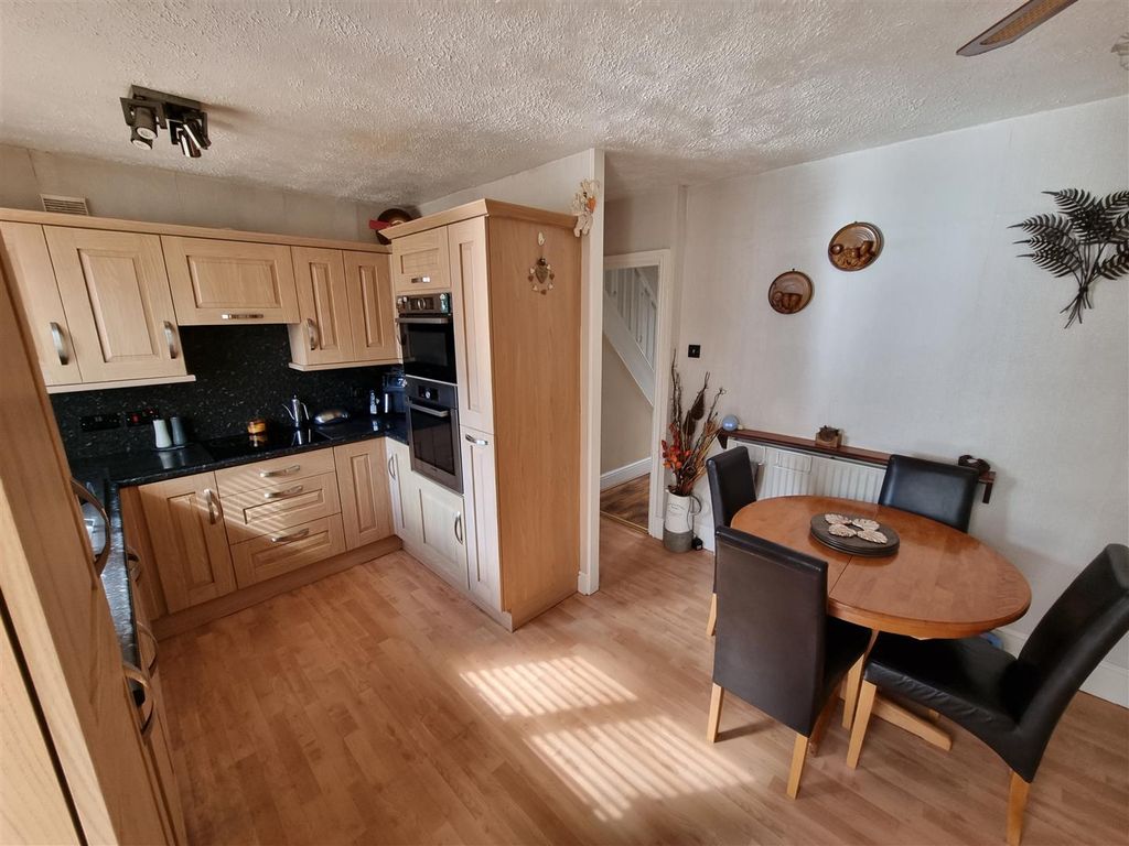 Property photo 2 of 21 Kitchen &amp; Dining.Jpg
