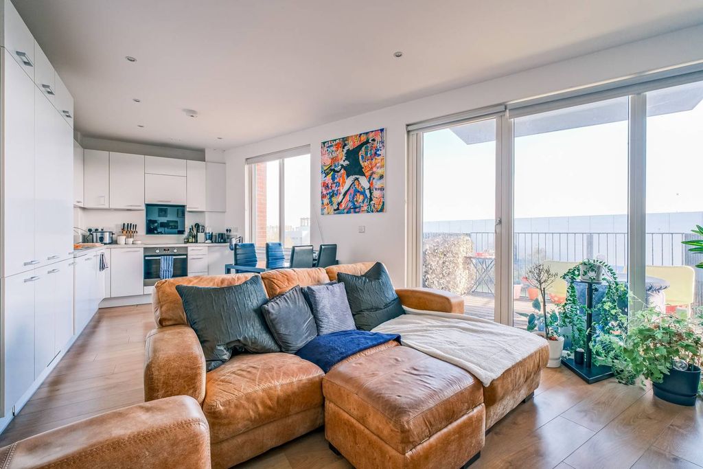 Property photo 2 of 11