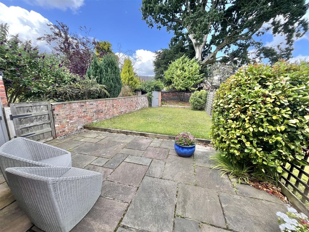 Property photo 2 of 13