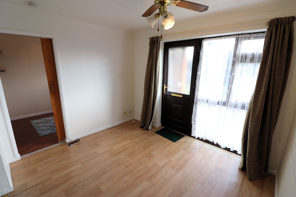 Property photo 2 of 8
