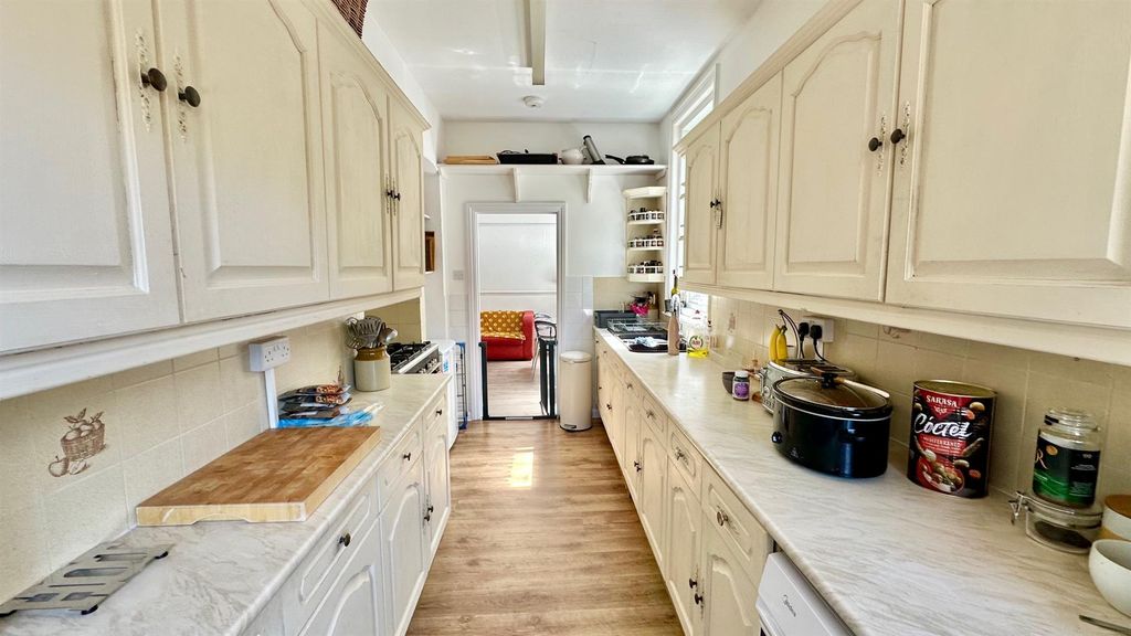Property photo 2 of 24