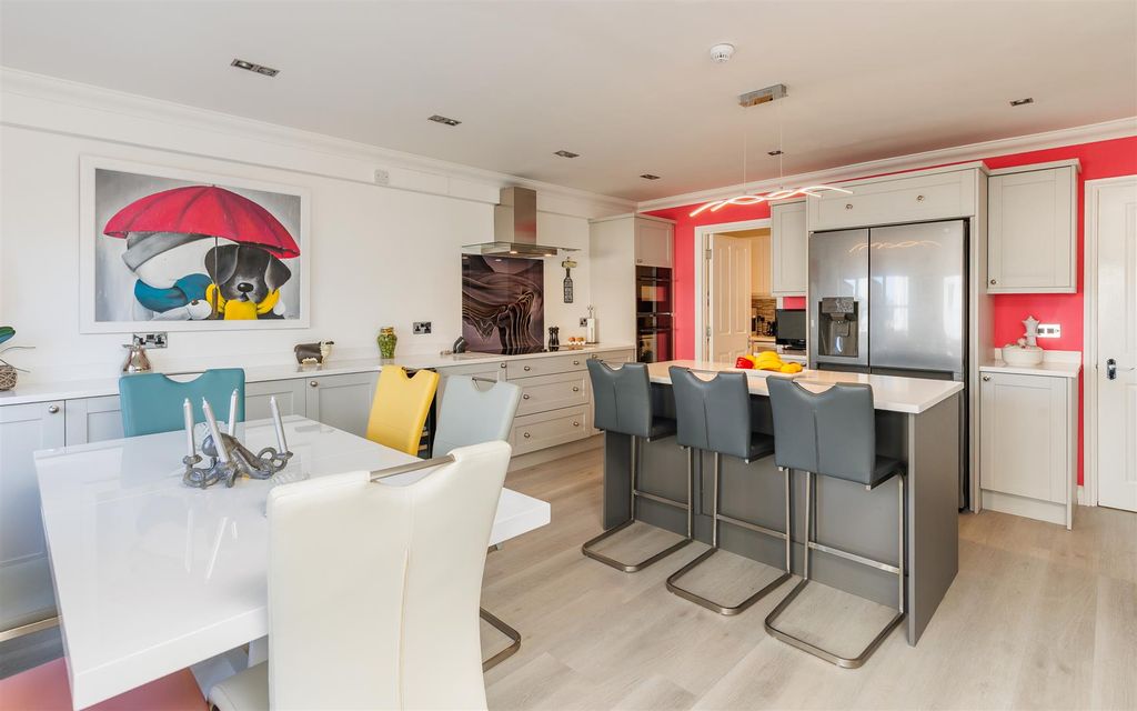 Property photo 2 of 23 Kitchen Dining Area