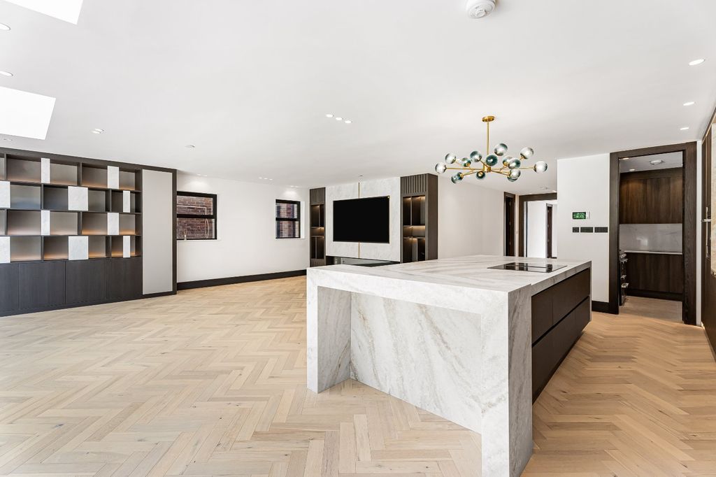 Additional image 5 of 5 bed detached house for salePipers Green Lane, Edgware HA8