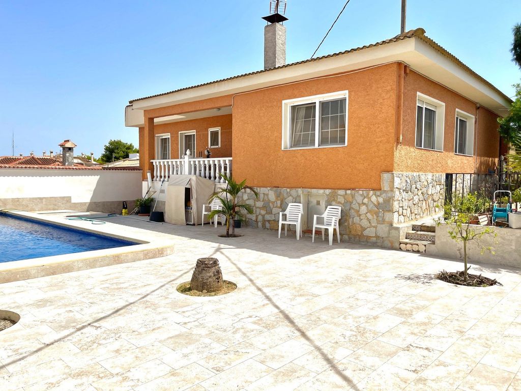 Property photo 1 of 40