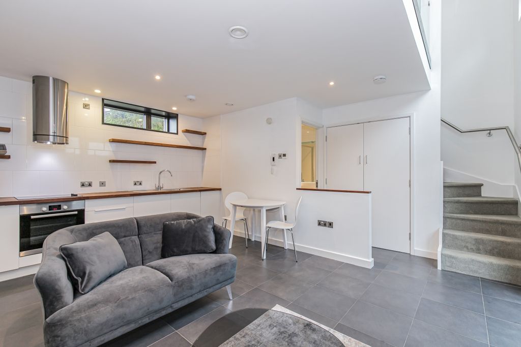 Property photo 1 of 8 148722