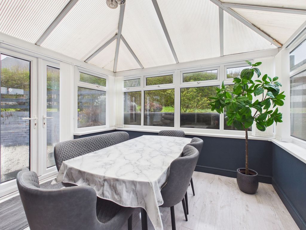 Property photo 3 of 17 Conservatory